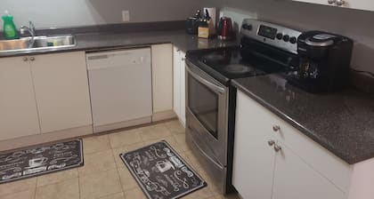 2BR Apt Ideal for Long Stays,  with Driveway Parking