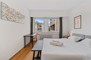 2 多间卧室、办公桌、熨斗/熨衣板、WiFi