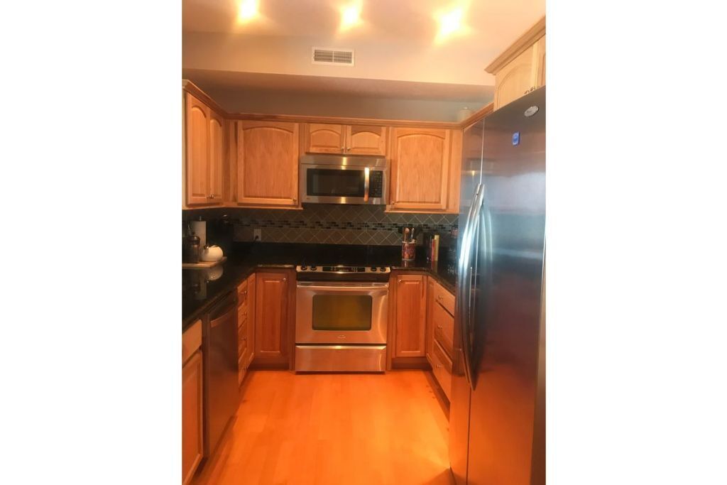 Lake Erie-sistible DIRECT WALKOUT to Private Beach #L04