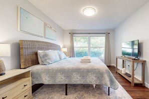 3 soverom, strykejern/-brett, internettilgang og sengetøy