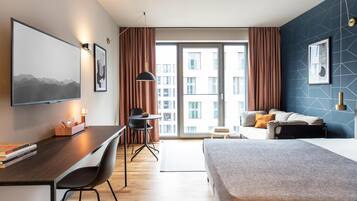 Standard-Apartment, 1 Queen-Bett, KĂŒche (Full Kitchen, Smart) | 1 Schlafzimmer, Zimmersafe, Schreibtisch, schallisolierte Zimmer