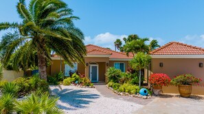 Exterior - GolfCourse | Tropical | Guest House | Private Pool |  in Tierra del Sol! (Noord)