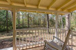 Property grounds - Cabin in the woods (Mena)