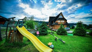 Tempat bermain anak - outdoor