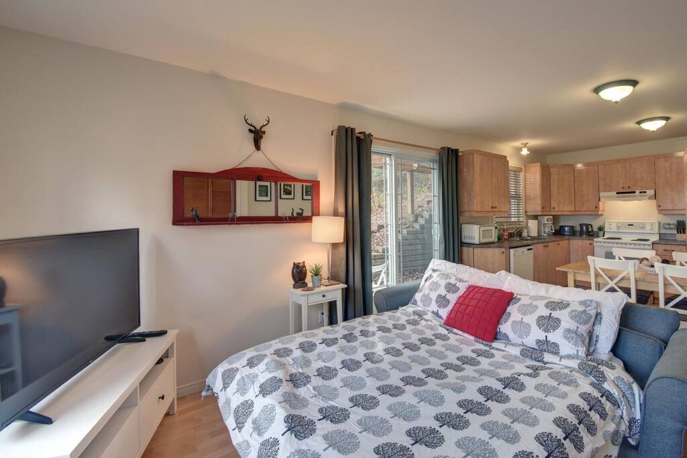 1 bedroom, desk, iron/ironing board, travel cot