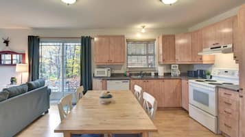 KĂŒhlschrank, Mikrowelle, Ofen, Herdplatte