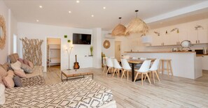 Smart TV, video games