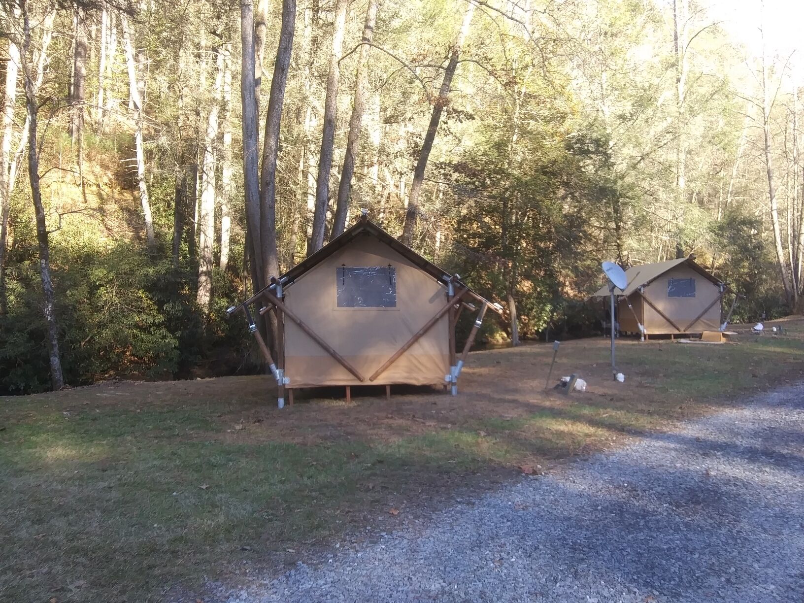 Glamping- Firepits - Smores- Creekside - Private- Serenity under the dark sky 