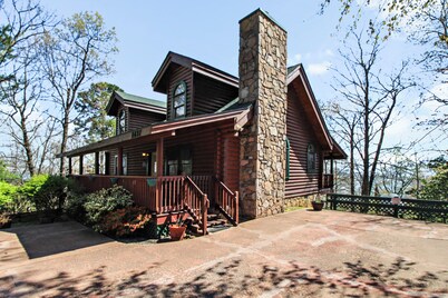 Alpine Ski Lodge by Jackson Mountain Rentals