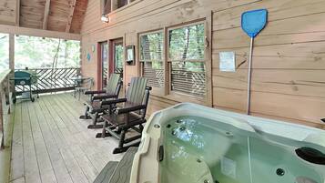 Studio (1 Bedroom) | Property amenity