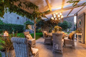 Outdoor dining - VILLA GIANNA, the Secret Interior Designer's Private Retreat with Pool (Montecarlo)
