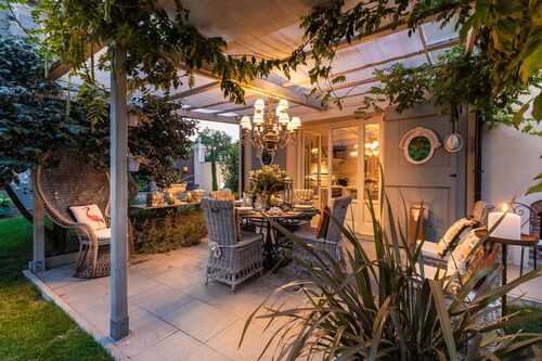 VILLA GIANNA, the Secret Interior Designer's Private Retreat with Pool