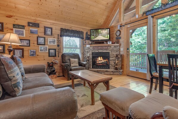 Studio (2 Bedrooms) | Front of property