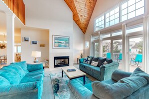 Een televisie, een dvd-speler, een tafeltennistafel en boeken