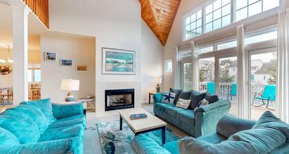 Quillens Point home w/ 5 decks, screened porch, grill & shared tennis - dogs OK