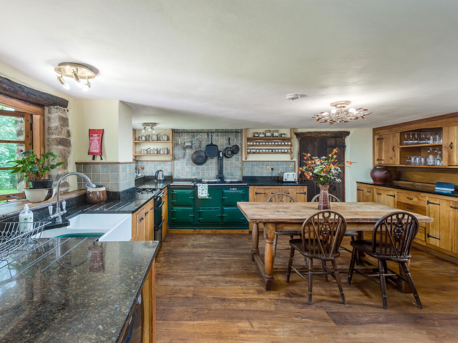 Farmhouse Cottage - C12th Thatched Cottage