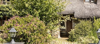 Farmhouse Cottage - C12th Thatched Cottage