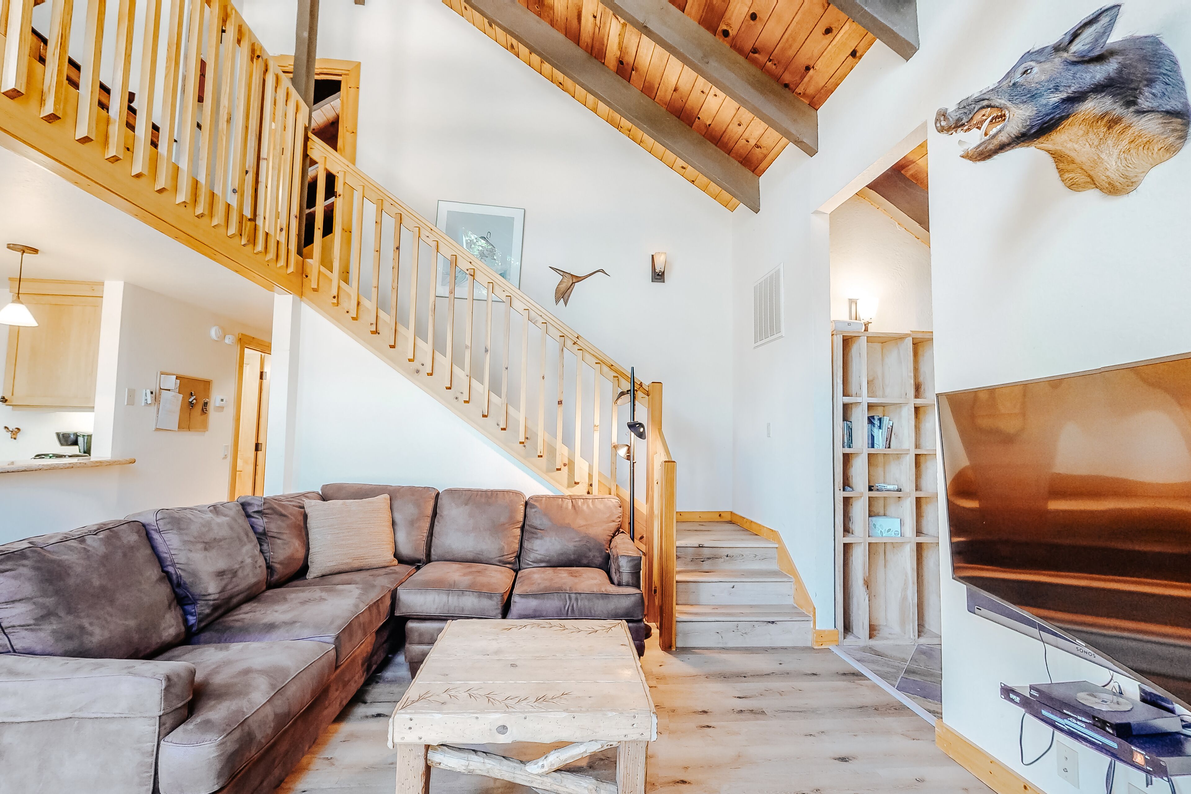 Dog-Friendly Mountain Chalet w/ a Private Hot Tub - Close to Skiing & the Lake