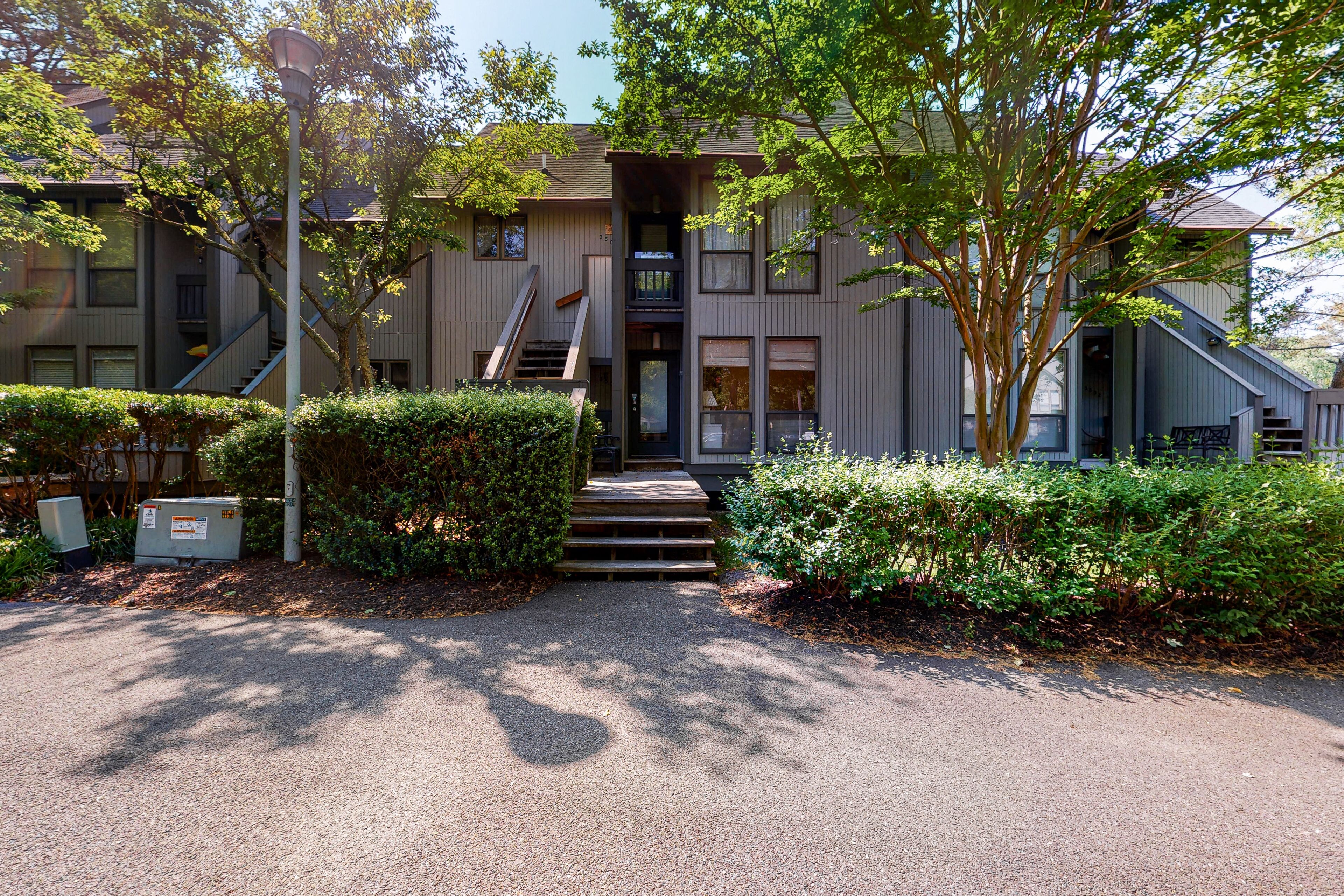 Sea Colony Tennis 1st floor condo w/ shared sauna, basketball court, & WiFi!