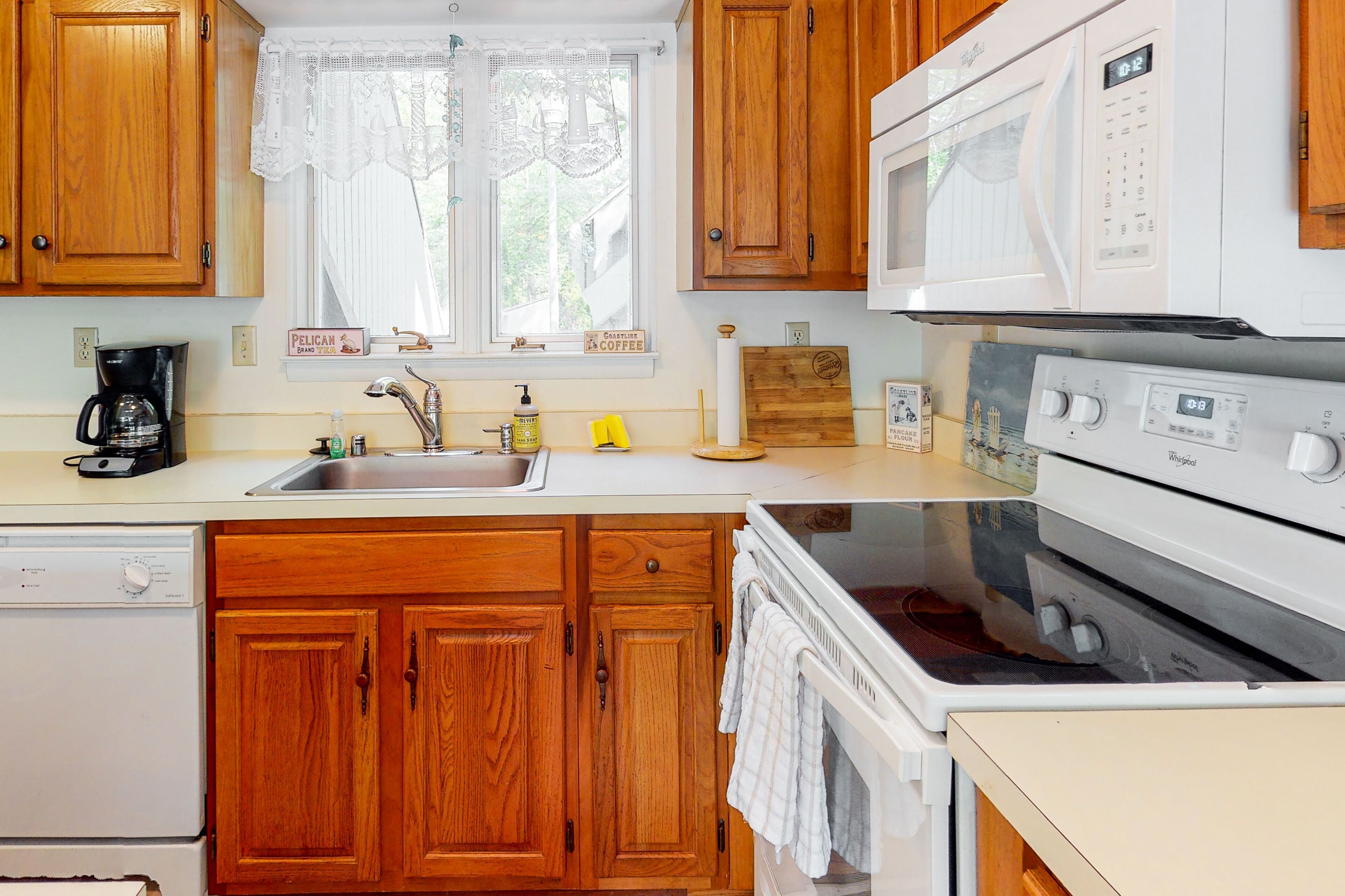 Sea Colony Tennis 1st floor condo w/ shared sauna, basketball court, & WiFi!