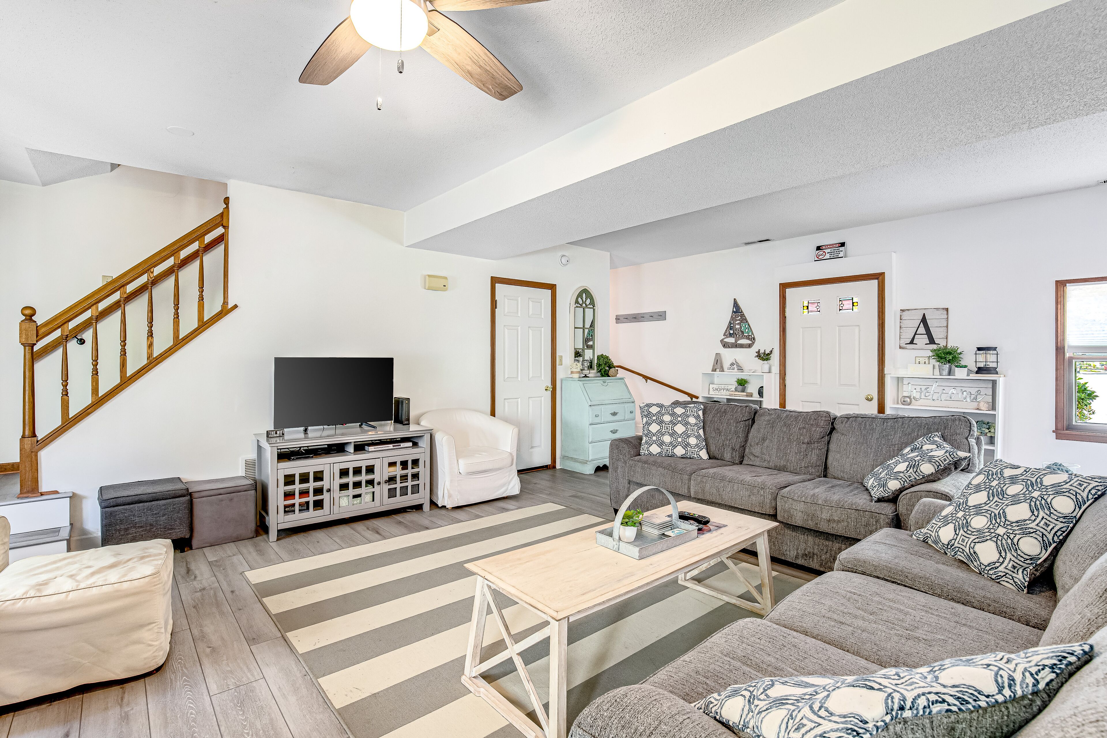 Dutch Colonial Townhome in The Kent Condo Community w/Free WiFi, AC, & More