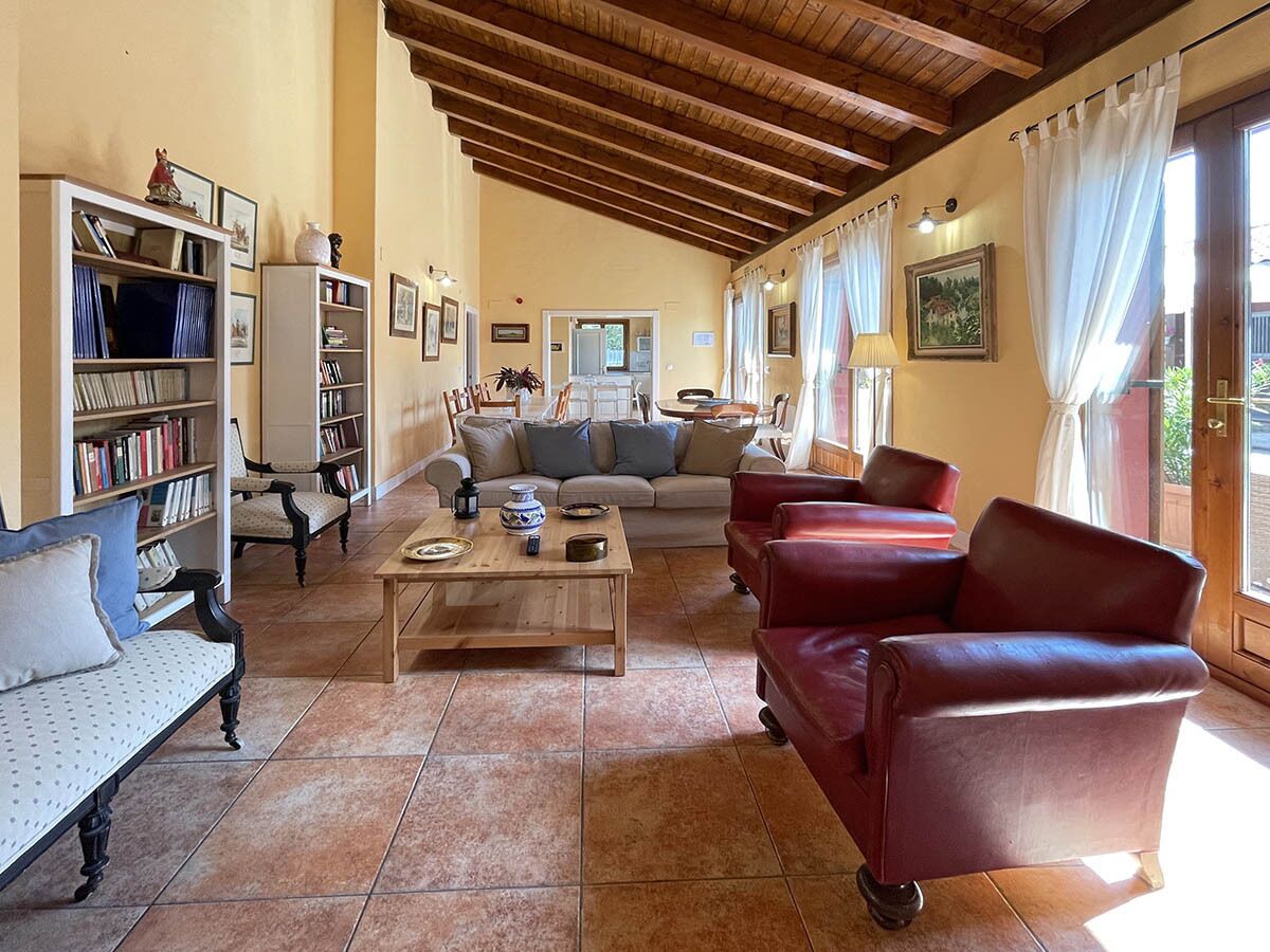 Casa Orgi, surrounded by meadows and horses.