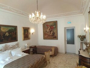 2 bedrooms, iron/ironing board, WiFi, bed sheets - Pedra House (Catania)