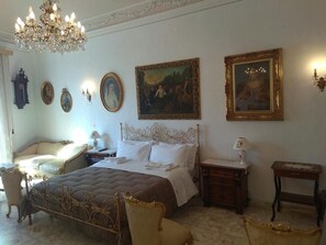 2 bedrooms, iron/ironing board, WiFi, bed sheets - Pedra House (Catania)