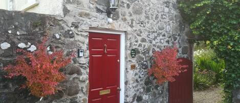 Traditional House, Ensuite, Garden View | Exterior