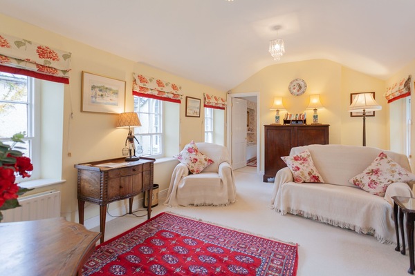Traditional House, Ensuite, Garden View | Lounge