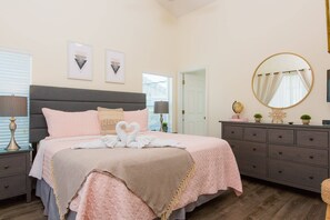 4 Schlafzimmer, Bügeleisen/Bügelbrett, Reisekinderbett, WLAN
