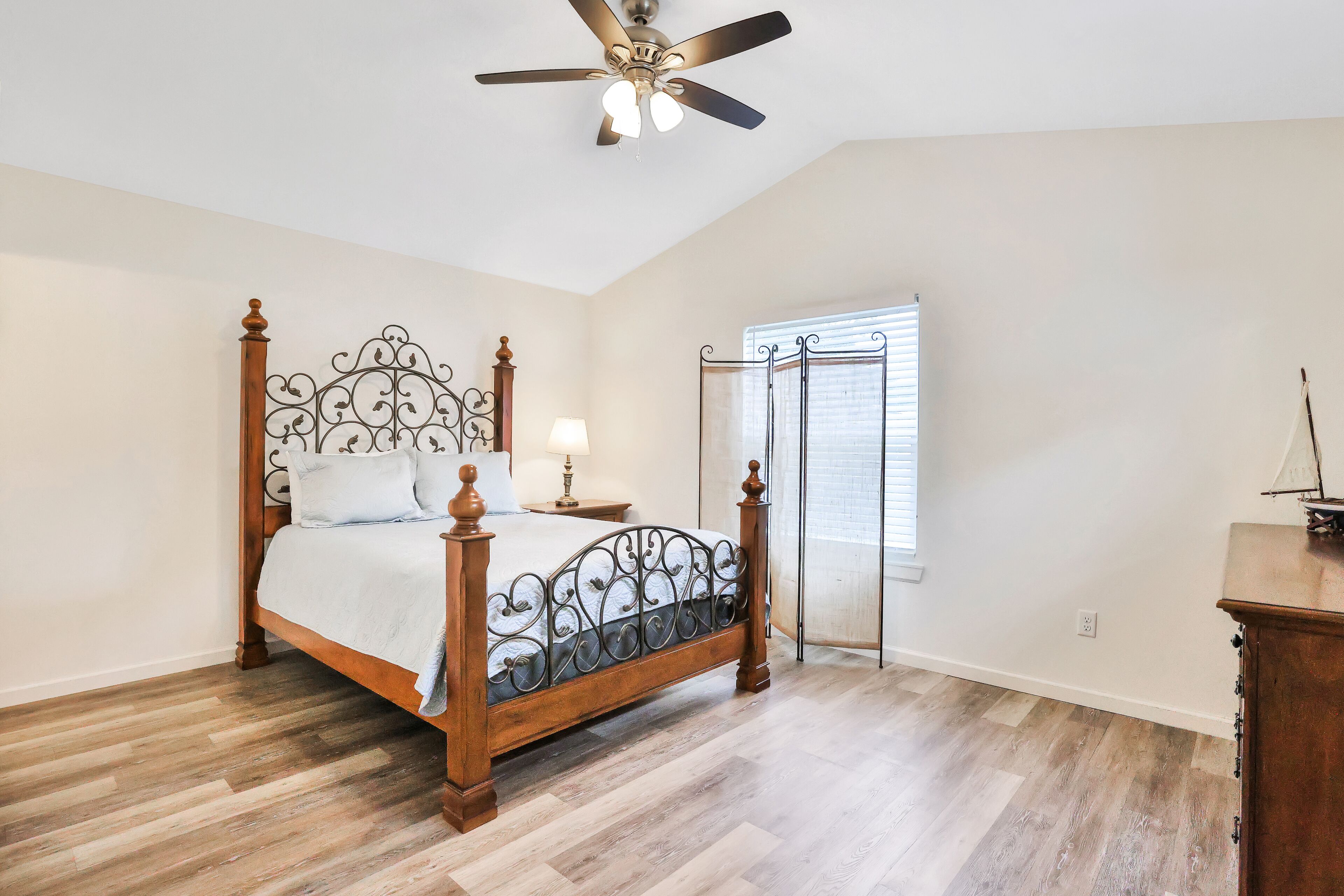 Comfortable, Family-Friendly Home with Central AC & WiFi - Remote Work Friendly!