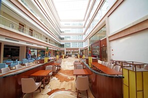 Petit déjeuner buffet compris