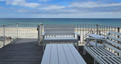 The Pleasant View | Oceanfront on White Horse Beach