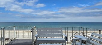 The Pleasant View | Oceanfront on White Horse Beach