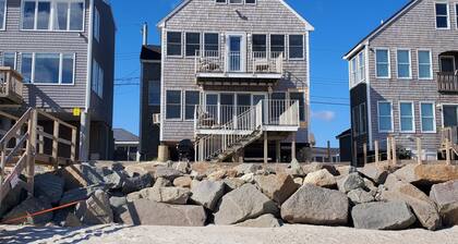 The Pleasant View | Oceanfront on White Horse Beach