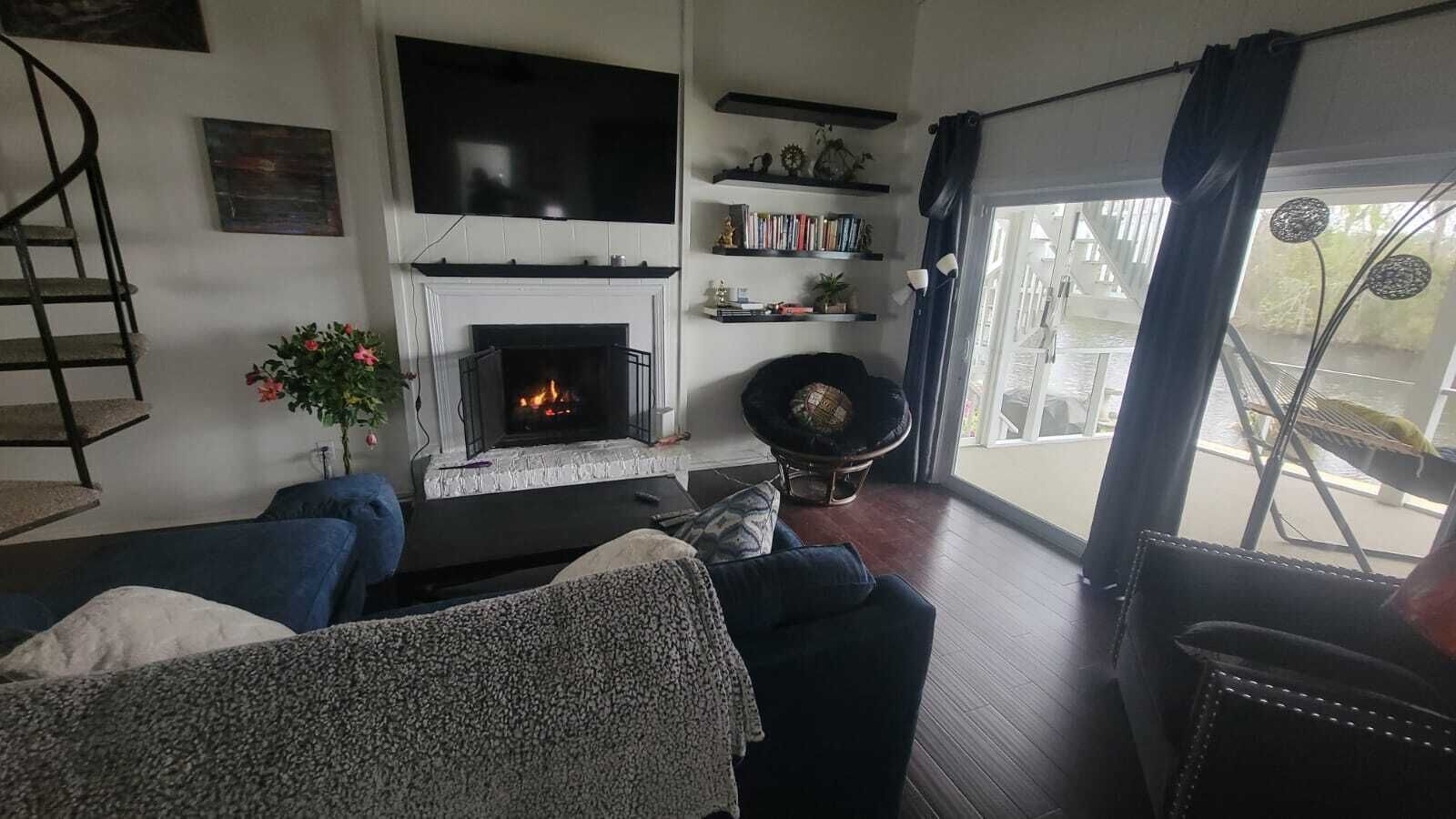 Romantic Waterfront Villa Pet Friendly Wifi Kayak