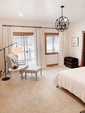 4 bedrooms, iron/ironing board, travel crib, free WiFi