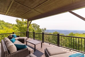 Terrace/patio - Skytop Retreat - Spectacular 50 mile Views! Pet friendly, hot tub, arcade (Blowing Rock)