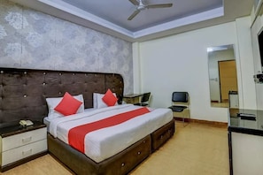 Room - Cosmo Hotel (New Delhi)