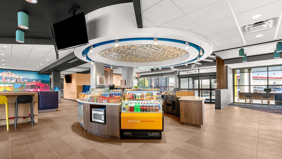 Tru by Hilton Portland Airport