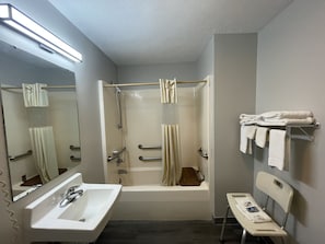 Kamar, 1 Tempat Tidur King, akses difabel, Bebas Asap Rokok | Shower kamar mandi