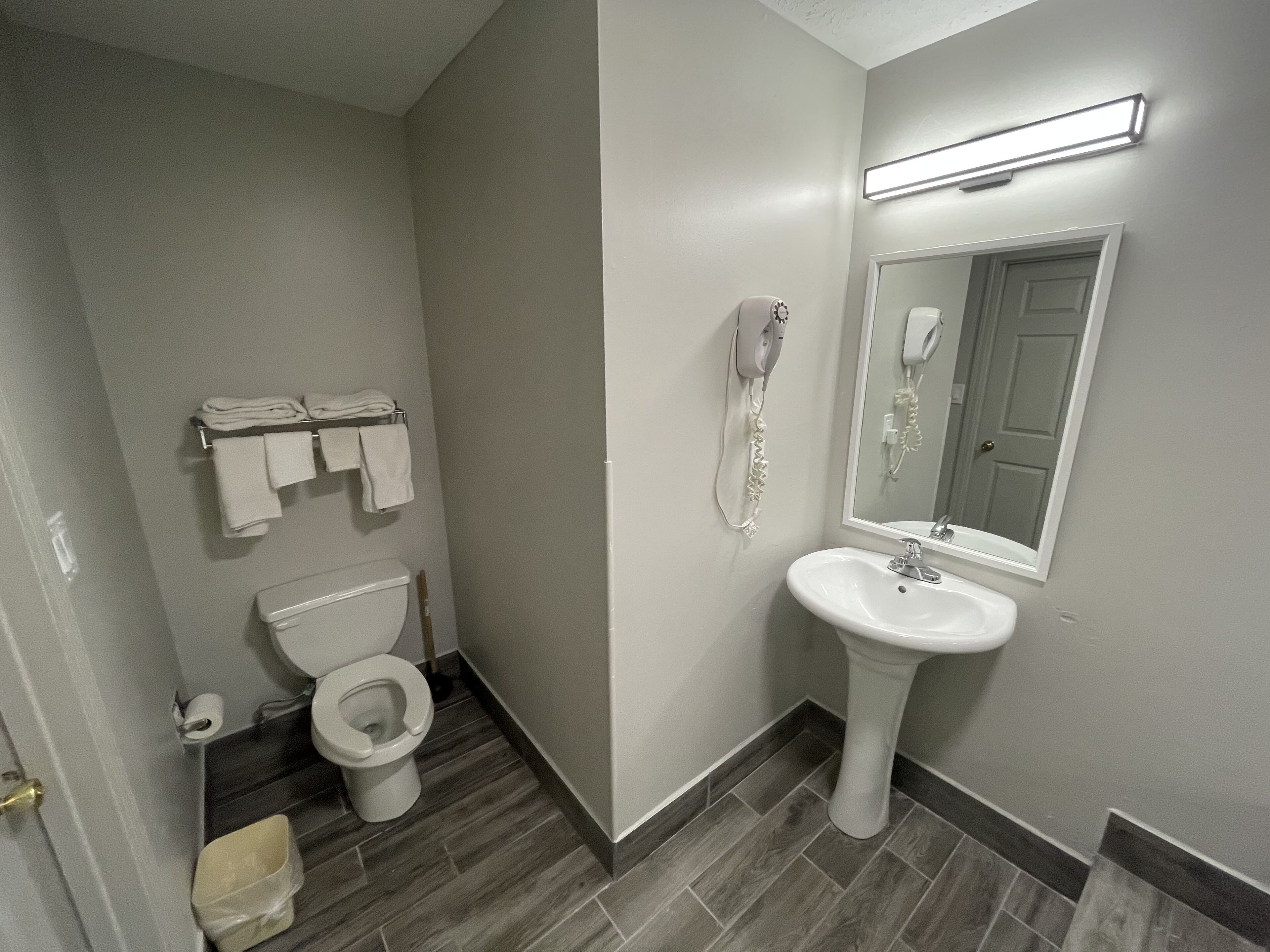 Embassy Inn — photo 15
