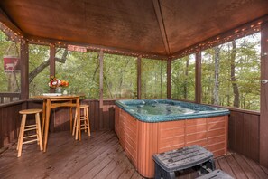 Interior - "Alpine Retreat" Private Chalet in Pigeon Forge w/ Hot Tub & Pool Table (Pigeon Forge)