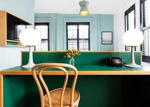 Frette Italian sheets, premium bedding, minibar, in-room safe