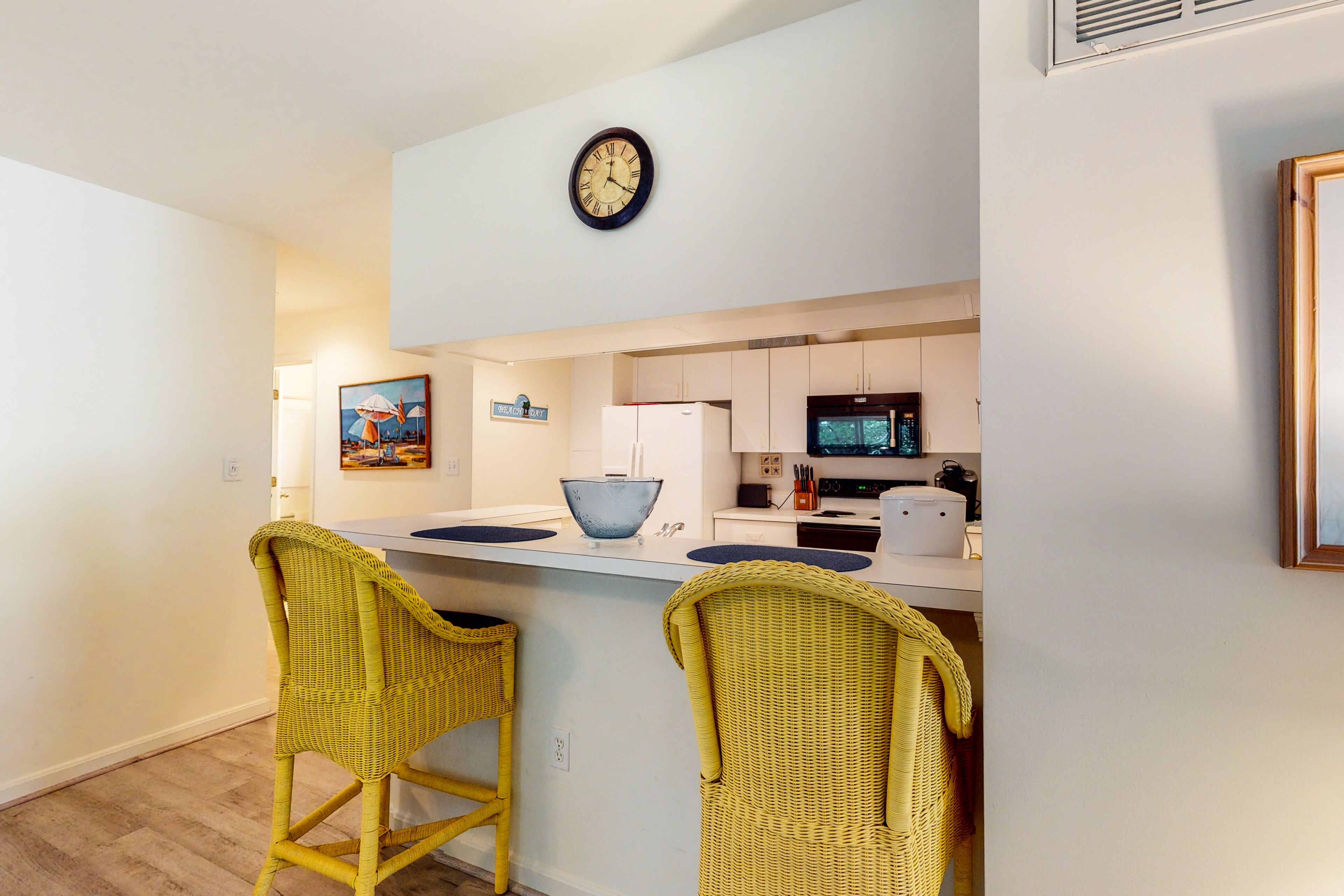 Sea Colony Tennis First-floor condo with pool, hot tub & central AC