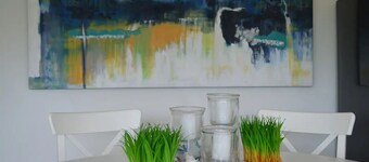 Sunset Arms 2: 1 brm, Airport, Beach, Hip Strip