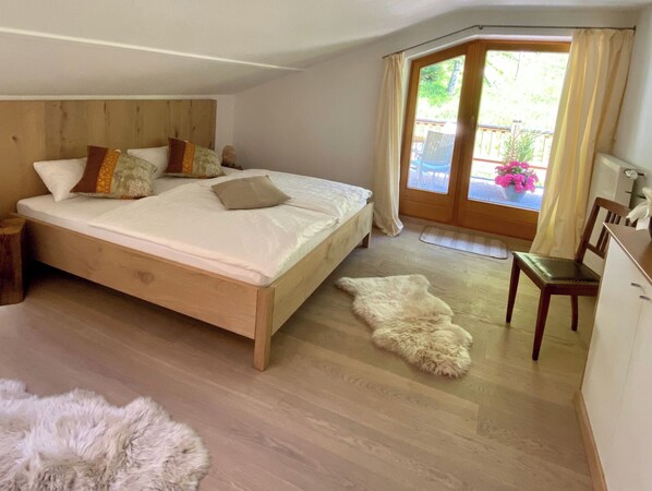 1 bedroom, internet, bed sheets