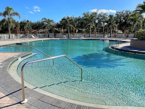 Piscina externa, piscina aquecida