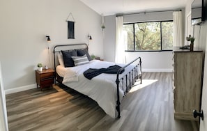 2 quartos, ferros/tábuas de passar roupa, Wi-Fi de cortesia